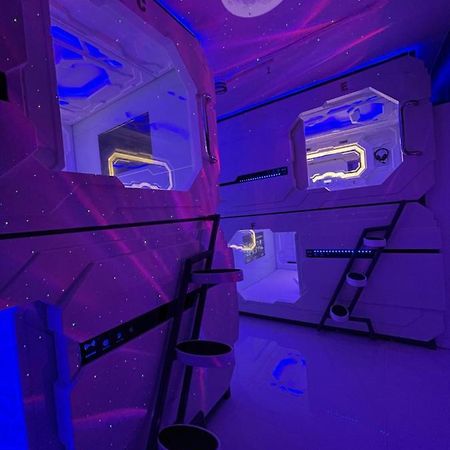 Bmax Spacepods Sleep In Space - 4Mins From Mactan Airport Lapu-Lapu City Exteriör bild