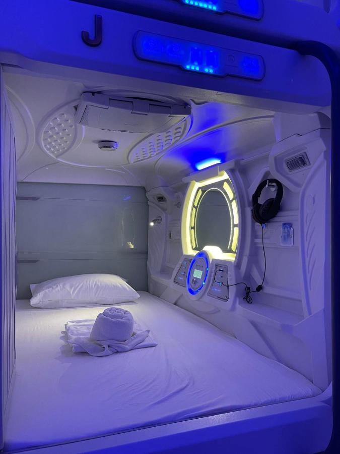 Bmax Spacepods Sleep In Space - 4Mins From Mactan Airport Lapu-Lapu City Exteriör bild