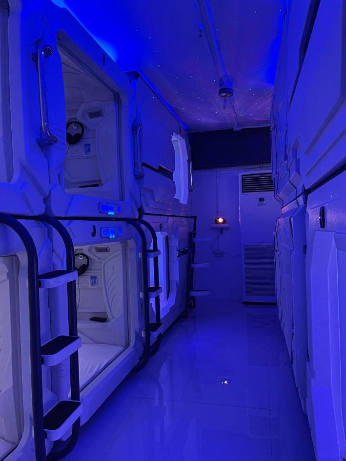 Bmax Spacepods Sleep In Space - 4Mins From Mactan Airport Lapu-Lapu City Exteriör bild