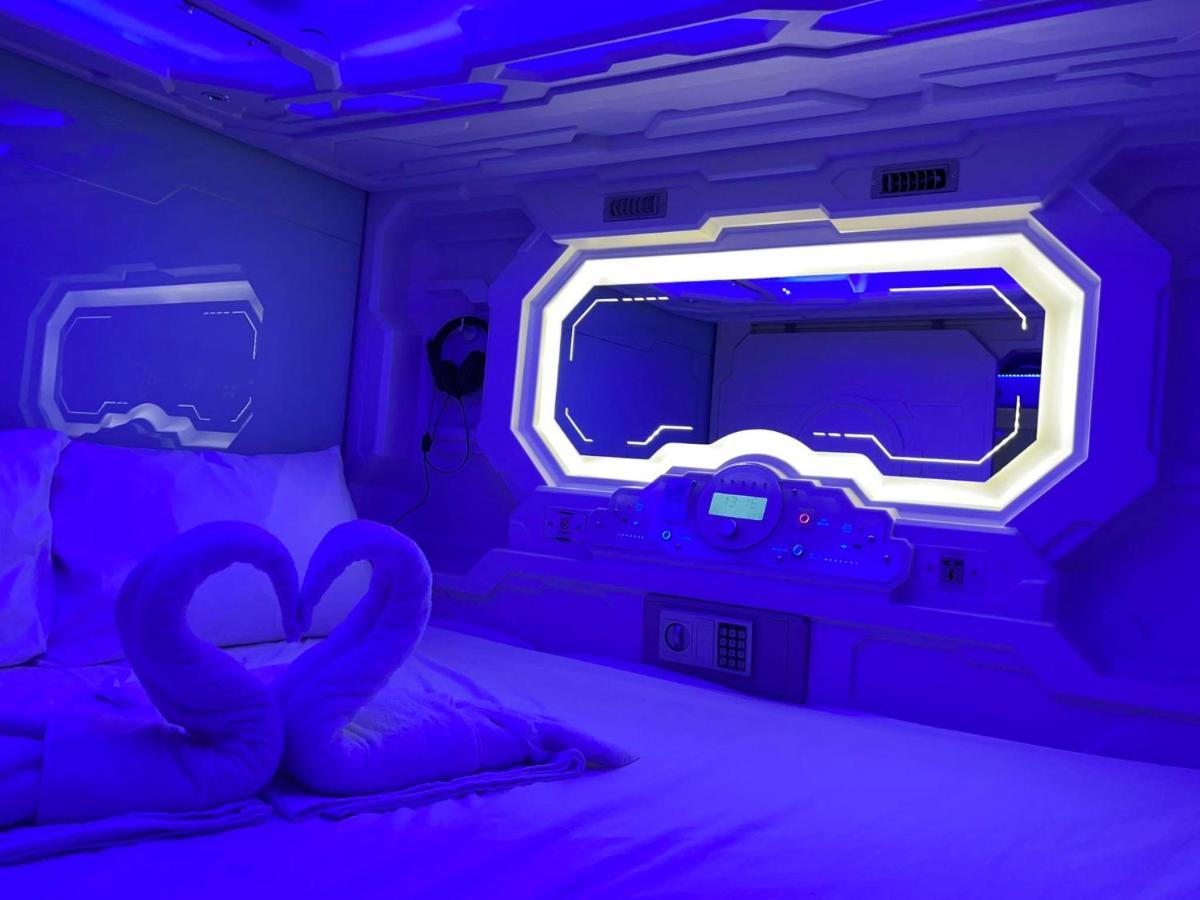 Bmax Spacepods Sleep In Space - 4Mins From Mactan Airport Lapu-Lapu City Exteriör bild