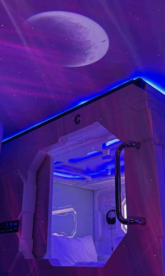 Bmax Spacepods Sleep In Space - 4Mins From Mactan Airport Lapu-Lapu City Exteriör bild